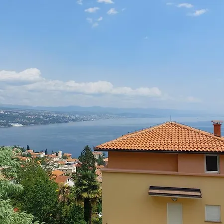 Apartman Leona, *