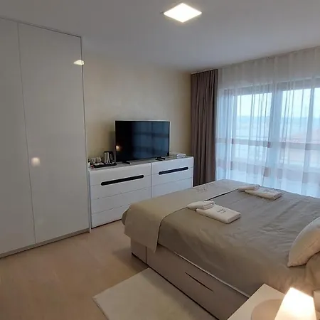 Apartment Leona, *