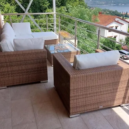 Leona, Appartement